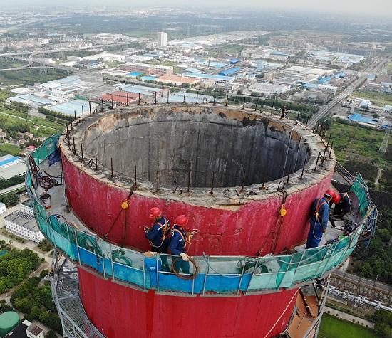 煙囪拆除:以精湛技藝守護城市安全與環保